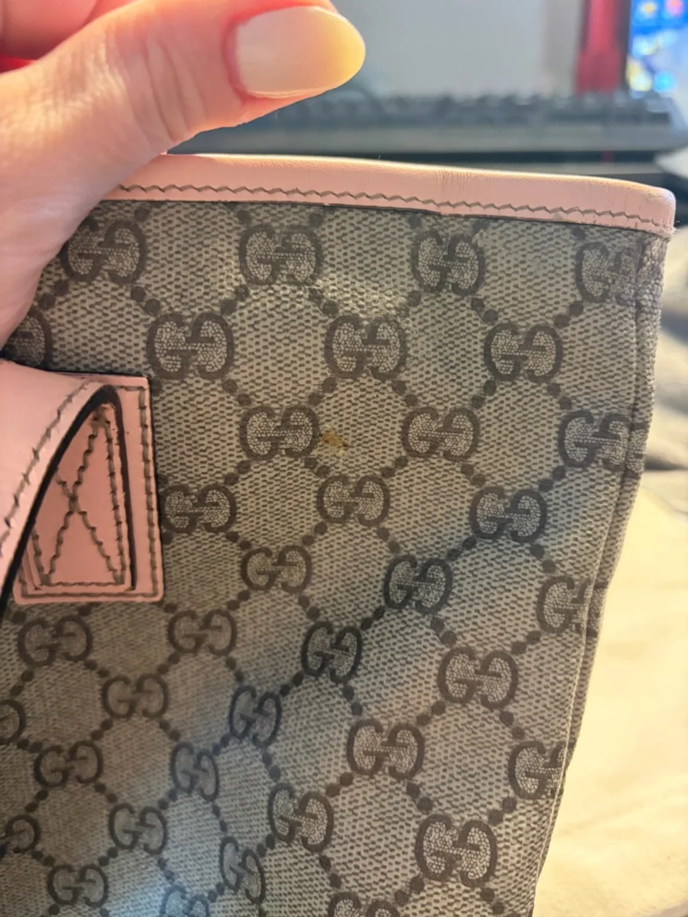 Authentic Gucci Beige GG Supreme Tote with Pink Leather Trim - Picture 10 of 14